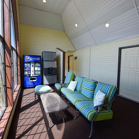 Best Western Plus Dockside Waterfront Inn Mackinaw Stadt Exterior foto