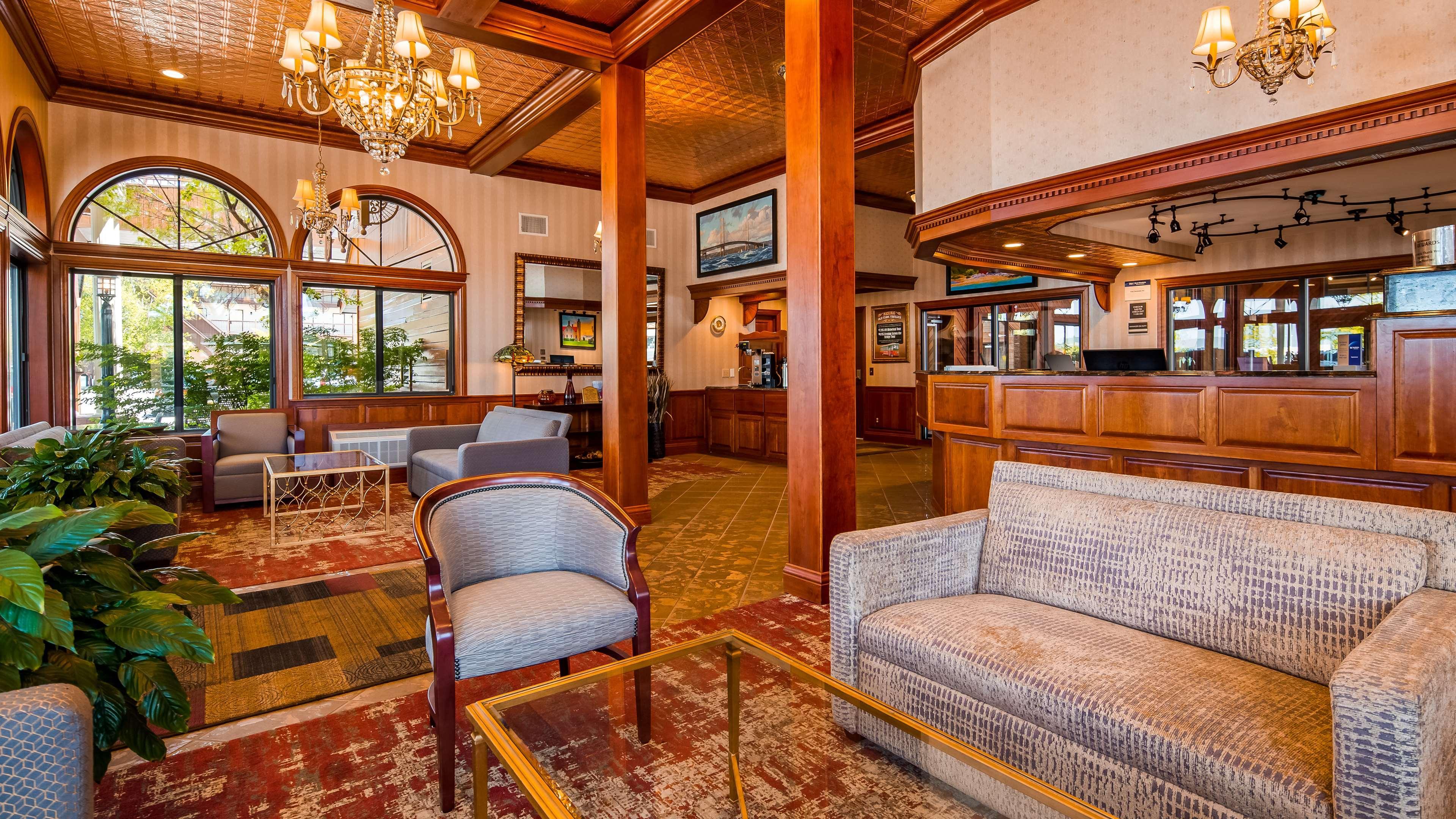 Best Western Plus Dockside Waterfront Inn Mackinaw Stadt Exterior foto