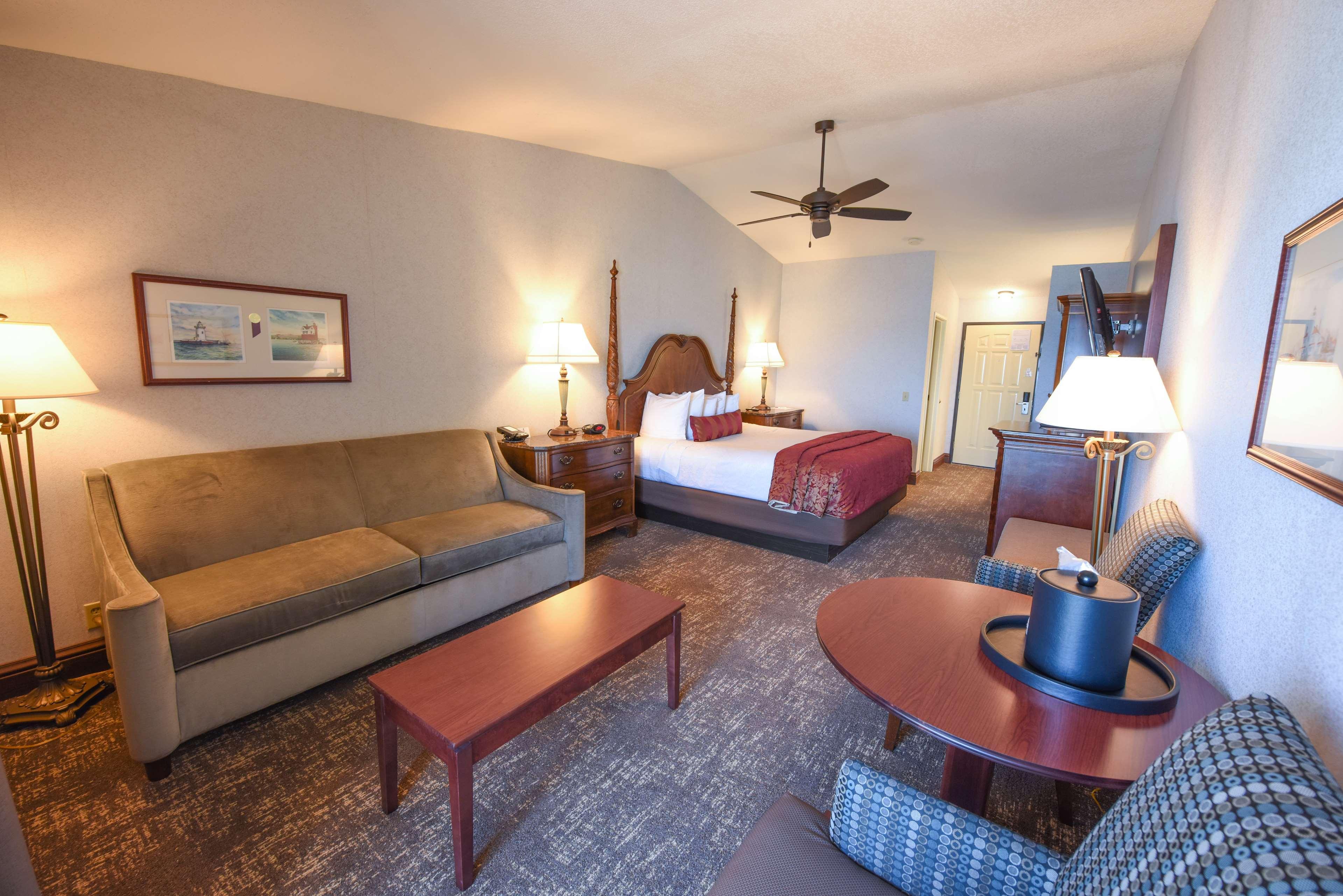 Best Western Plus Dockside Waterfront Inn Mackinaw Stadt Exterior foto