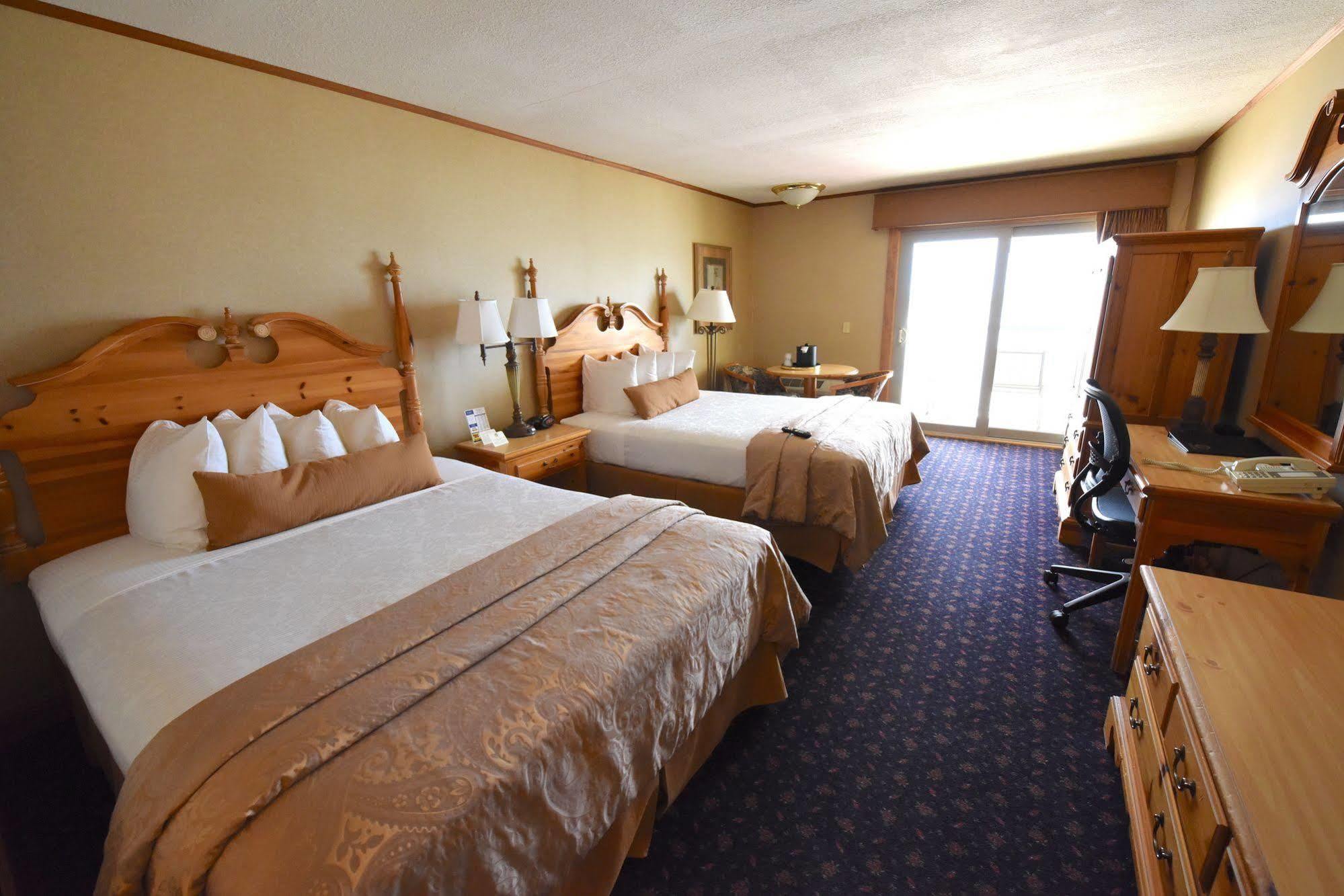 Best Western Plus Dockside Waterfront Inn Mackinaw Stadt Exterior foto