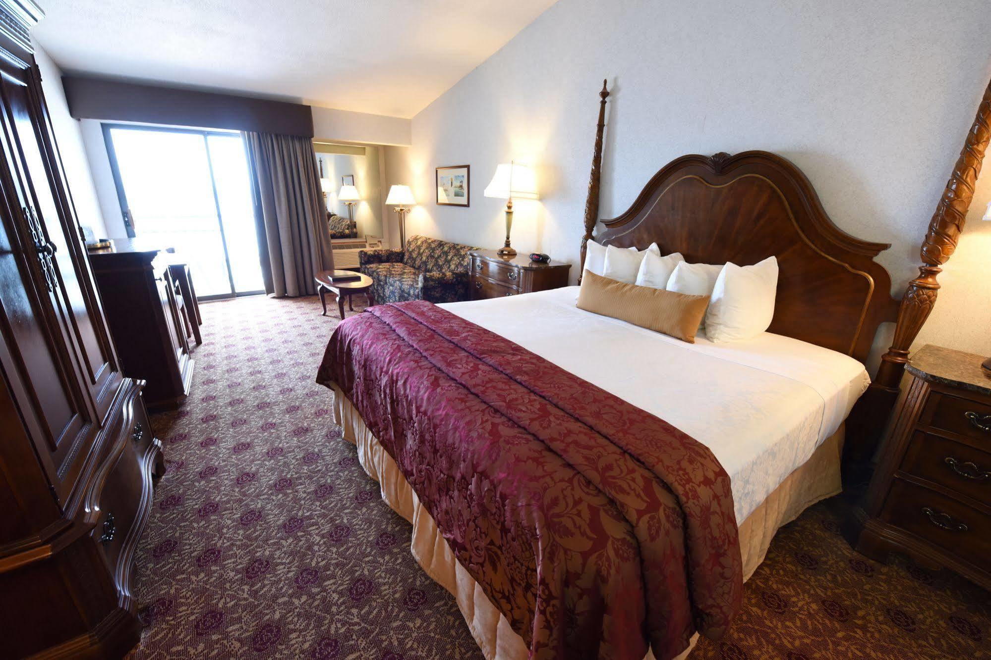 Best Western Plus Dockside Waterfront Inn Mackinaw Stadt Exterior foto